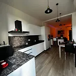 Yea - Your Exclusive Loft Next To Station Apartman *
