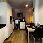 Yea - Your Exclusive Loft Next To Station * Milánó