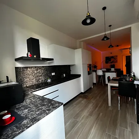 Yea - Your Exclusive Loft Next To Station Lägenhet *