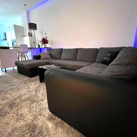 Yea - Your Exclusive Loft Next To Station Apartman *